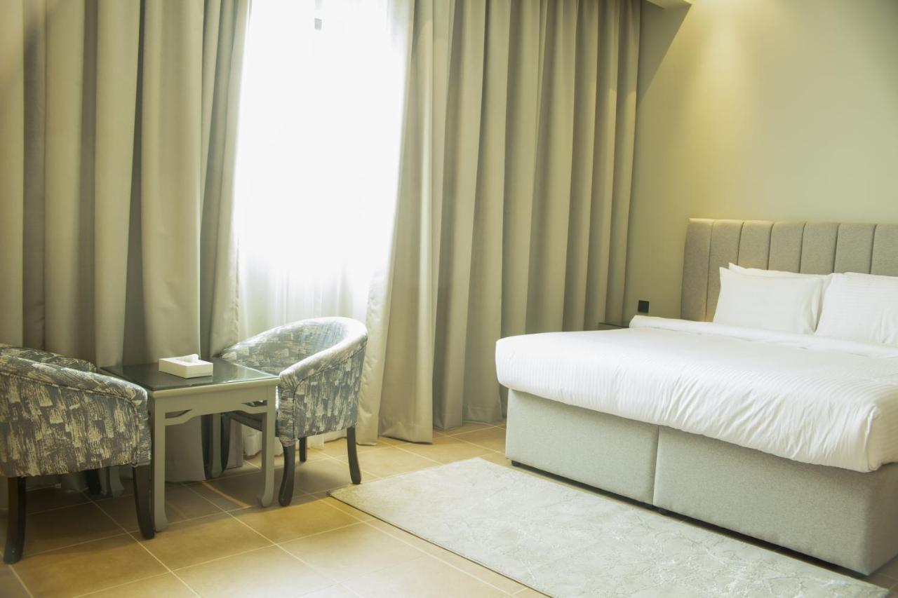 Infinity Tower Suites Wll Manama Exterior foto